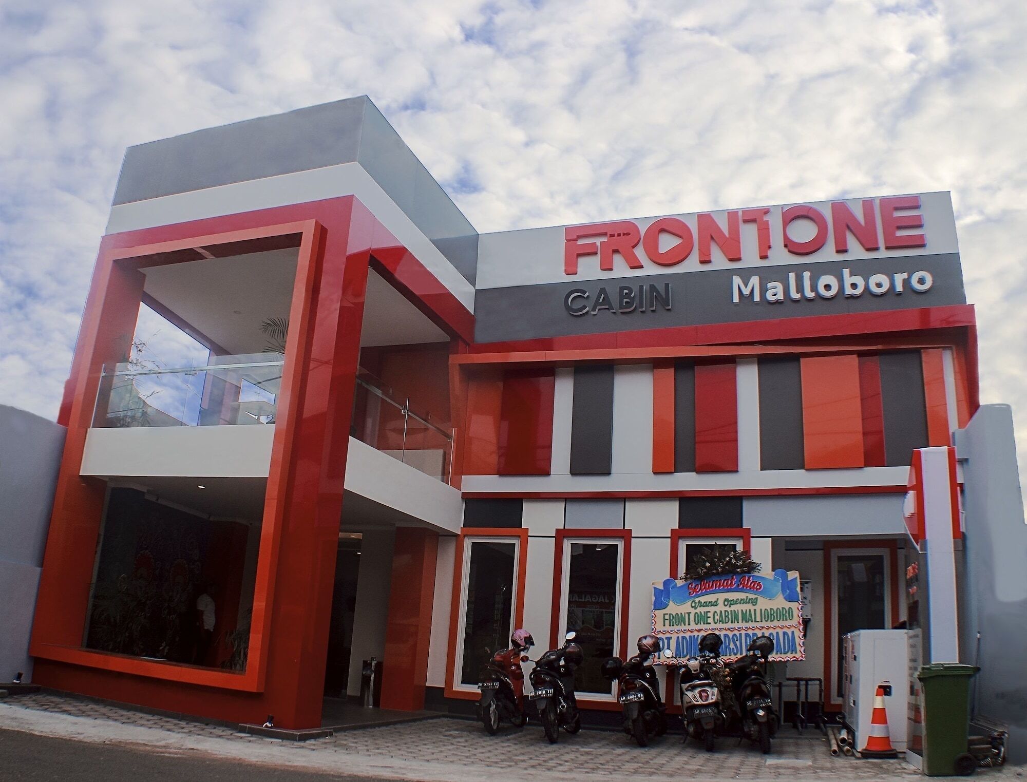 Front One Cabin Malioboro Jogja يوغياكارتا المظهر الخارجي الصورة